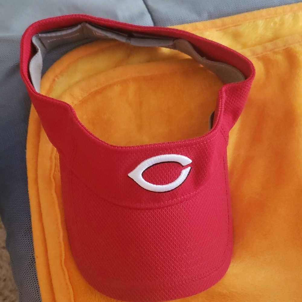 Cincinnati Reds flex visor - Picture 4 of 4